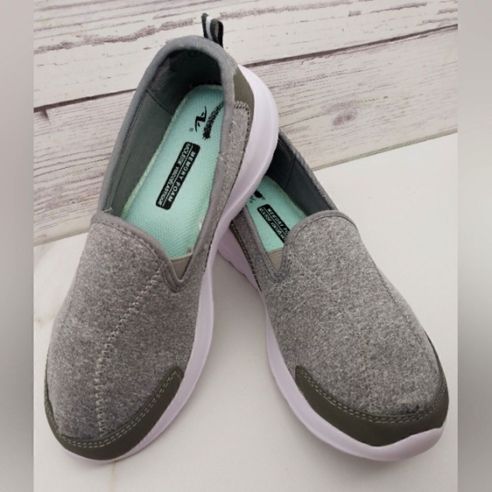 Athletic Works Memory Foam Shoes SZ 7 New Women's Accessories